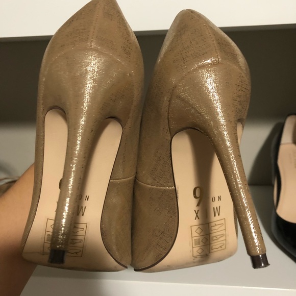 Gold metallic heels - Picture 3 of 5